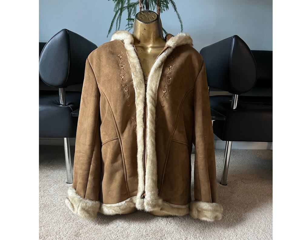 Faux suede coat, faux fur collar, Vintage Esprit w embroidery Sz Large